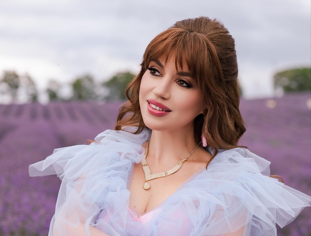 Ірина Зінковська випустила «Пахнуть квіти» — пісню про моменти, які ми вчимося цінувати по-новому